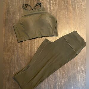 Lululemon workout set